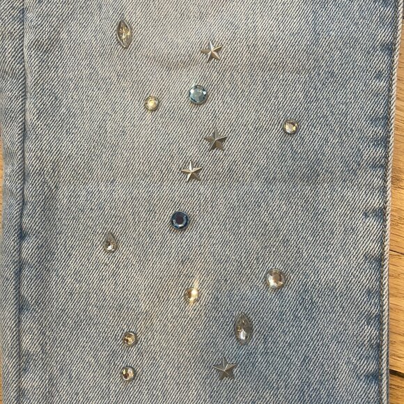077  Levi's 501 Light Wash Studded Rhinestone Denim Jeans NWT SIZE 27 X 30 - Picture 6 of 7